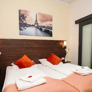Little Paris 3*, Frankfurt am Main Alemanha